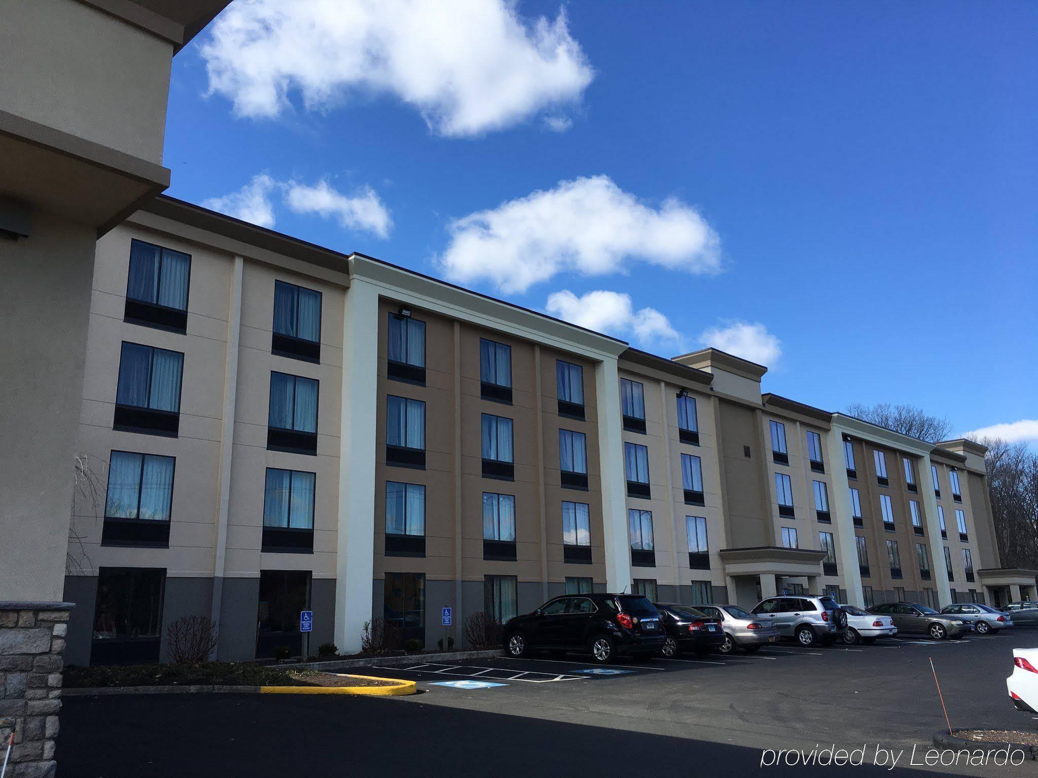 Hotel Comfort & Danbury-bethel 3*