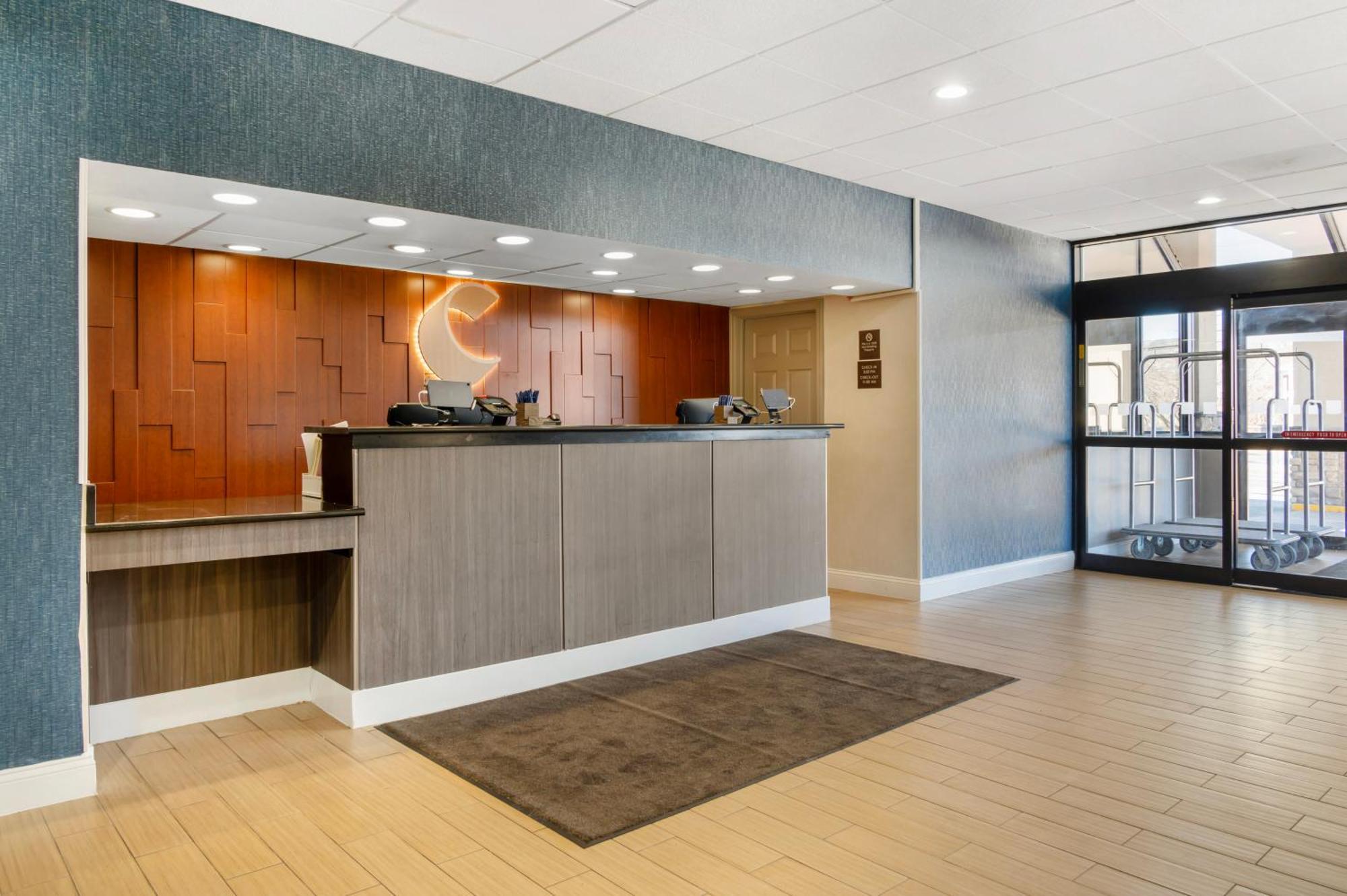 Hotel Comfort & Danbury-bethel 3*