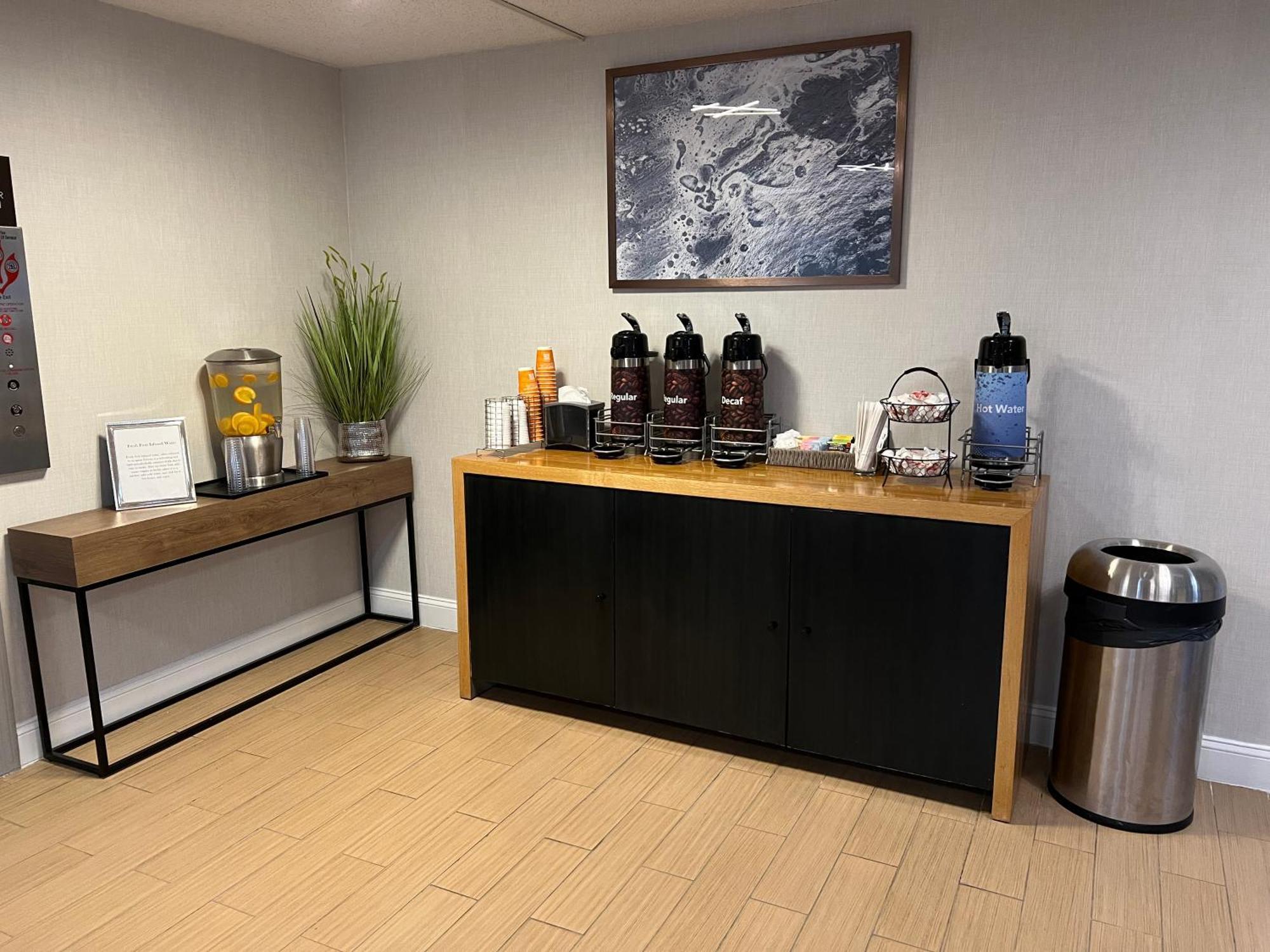 Comfort & Danbury-bethel Hotel 3*